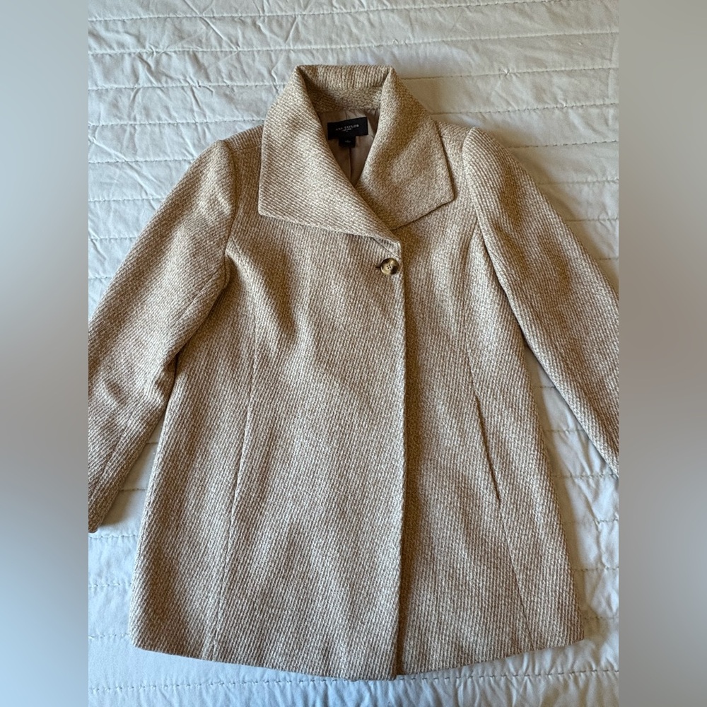 Ann Taylor Tan Wool Coat w/Lurex Thread. Sz L